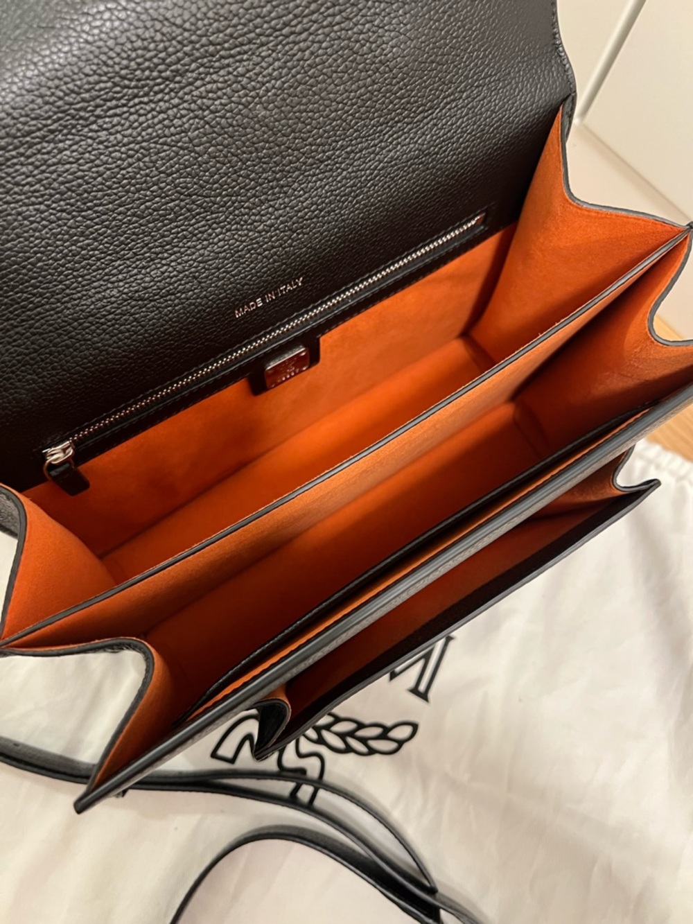 MCM Patricia Pocket Satchel in Black Grained Leather - Picture 5 of 10